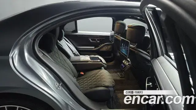 Mercedes-Benz S-Class 2021 — Photo 7/34