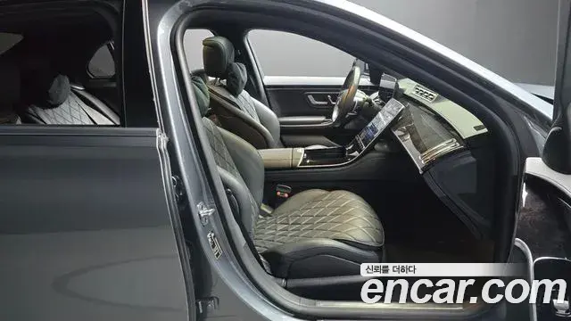 Mercedes-Benz S-Class 2021 — Photo 23/34