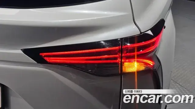 Toyota Sienna 2022 — Şəkil 26/41