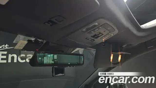 Toyota Sienna 2022 — Şəkil 16/41