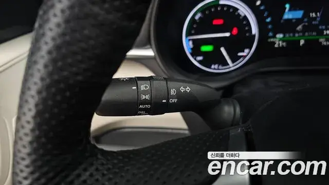 Toyota Sienna 2022 — Şəkil 15/41