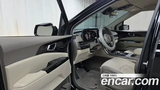 Kia Carnival 2021 — Фото 10/20