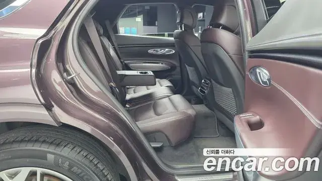 Genesis GV70 2021 — Photo 12/20