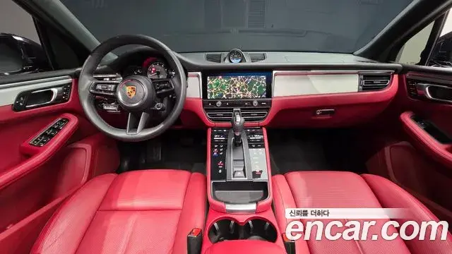Porsche Macan 2022 — Фото 9/20