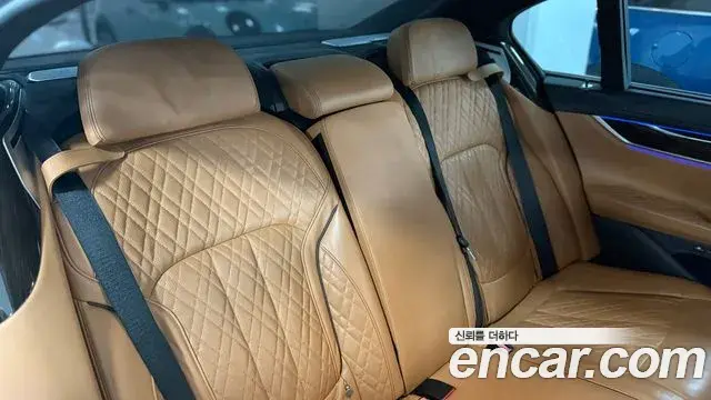 BMW 7 Series 2022 — Фото 17/20