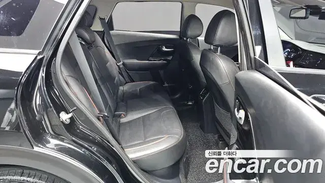 Kia Niro 2019 — Фото 11/20