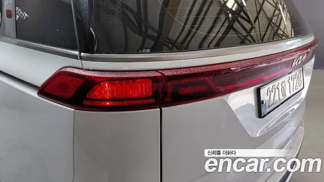 Kia Carnival 2023 — ფოტო 14/28