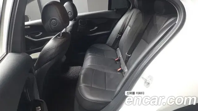Mercedes-Benz C-Class 2018 — ფოტო 11/20