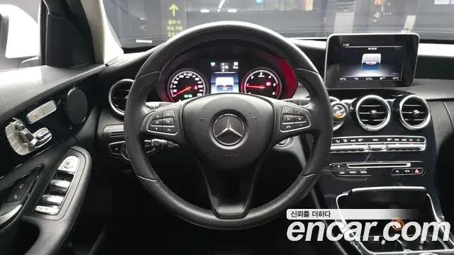 Mercedes-Benz C-Class 2018 — ფოტო 13/20