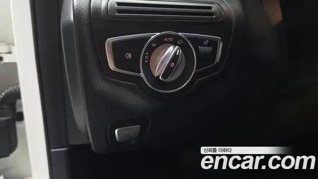 Mercedes-Benz C-Class 2018 — ფოტო 20/20