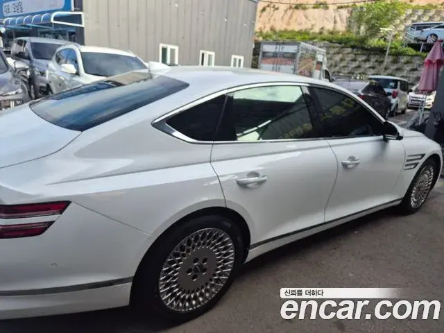 Genesis Electrified G80 2020 — Photo 4/11