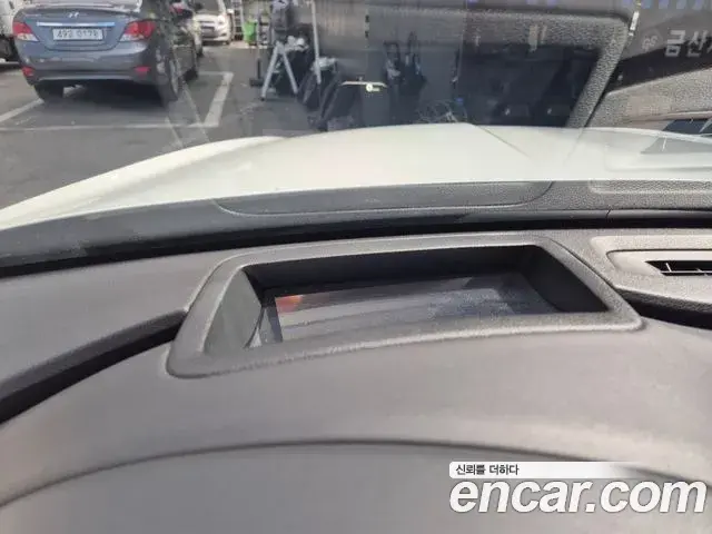 Genesis Electrified G80 2020 — Photo 11/11