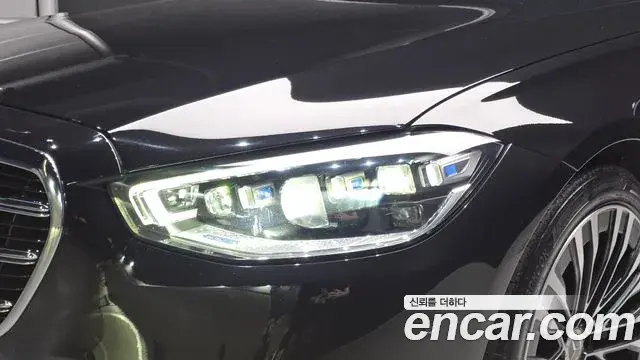 Mercedes-Benz S-Class 2022 — Photo 17/34