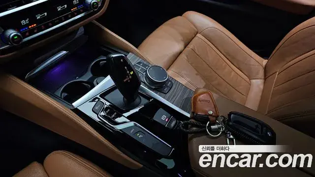 BMW 5 Series 2020 — Фото 9/20