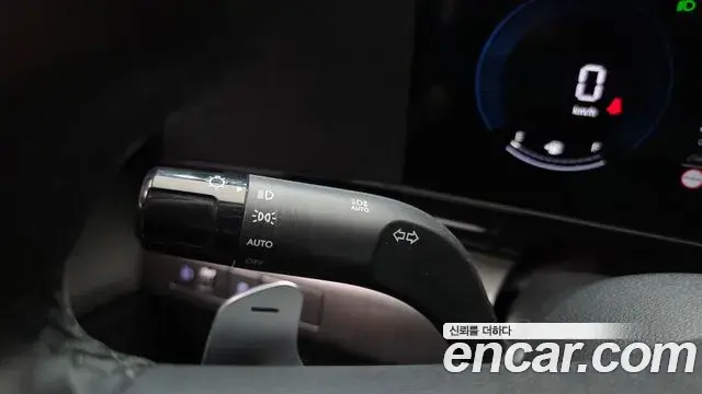Hyundai Kona 2023 — Фото 19/20
