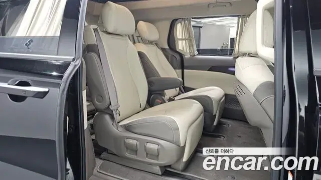Kia Carnival 2023 — Фото 11/20