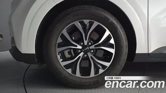 Kia Carnival 2023 — Photo 5/20