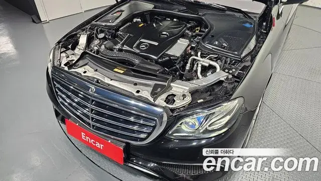 Mercedes-Benz E-Class 2018 — Фото 6/20