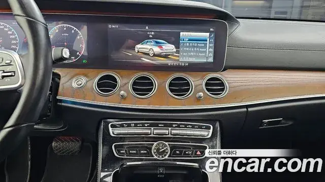 Mercedes-Benz E-Class 2018 — Фото 14/20