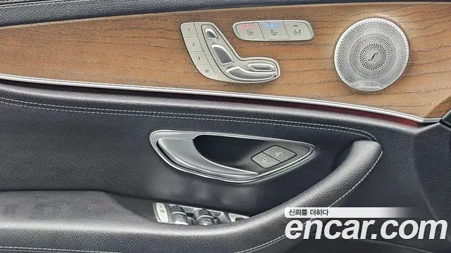 Mercedes-Benz E-Class 2018 — Фото 17/20