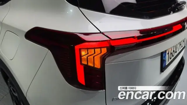 Kia Seltos 2023 — Şəkil 18/30