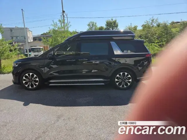 Kia Carnival 2022 — Photo 3/6