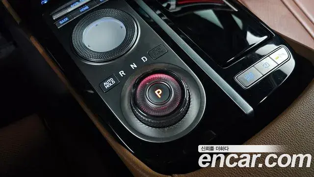 Genesis Electrified G80 2022 — Photo 9/20