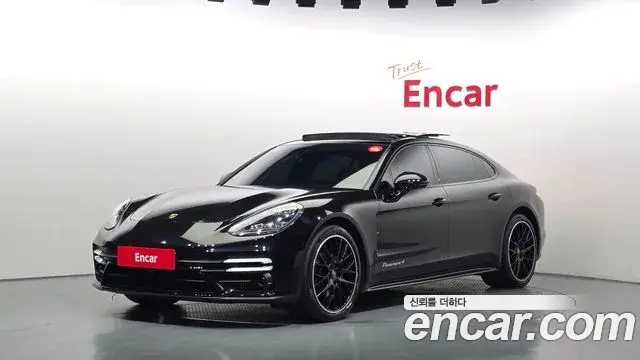 Porsche Panamera 2021 — Photo 1/20