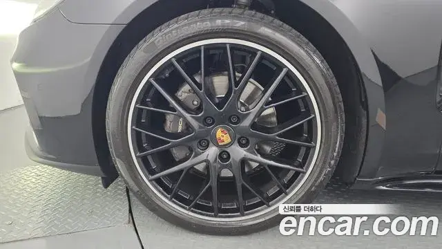 Porsche Panamera 2021 — Photo 5/20