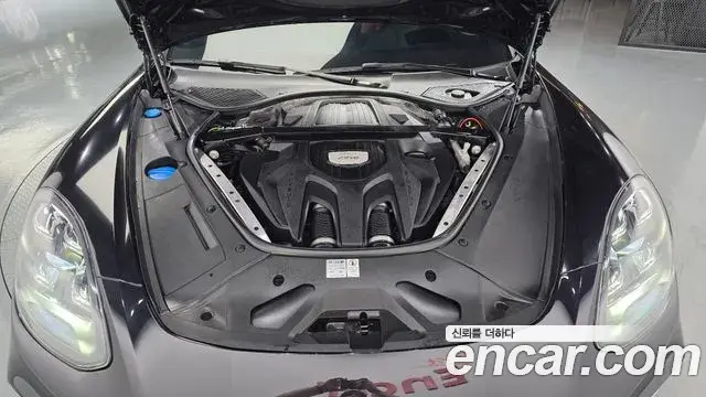 Porsche Panamera 2021 — Photo 6/20