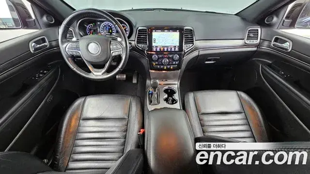 Jeep Grand Cherokee 2021 — Photo 20/32