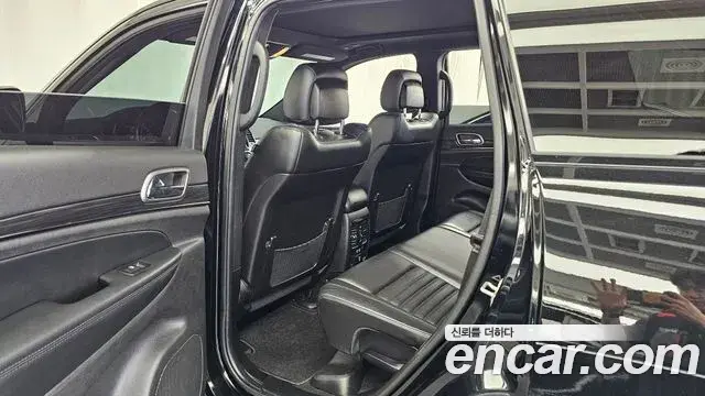 Jeep Grand Cherokee 2021 — Photo 11/32