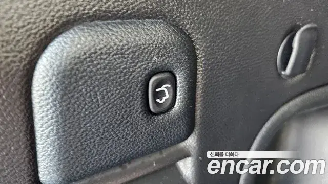 Jeep Grand Cherokee 2021 — Photo 19/32