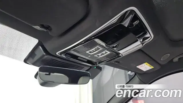 Land Rover Range Rover Velar 2025 — Photo 23/34