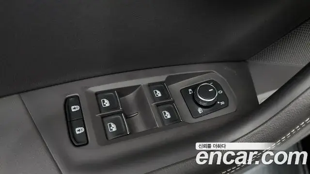 Volkswagen Touareg 2023 — Photo 18/37