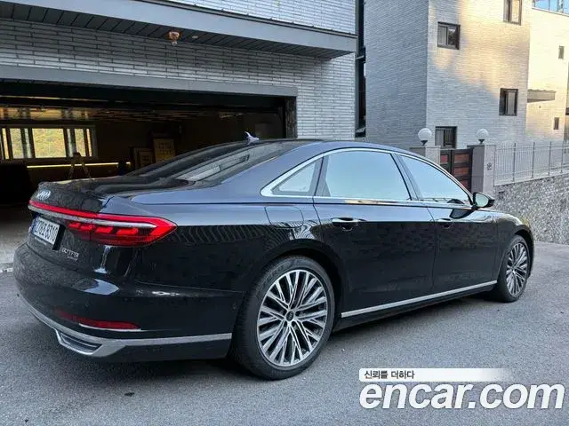 Audi A8, 2021