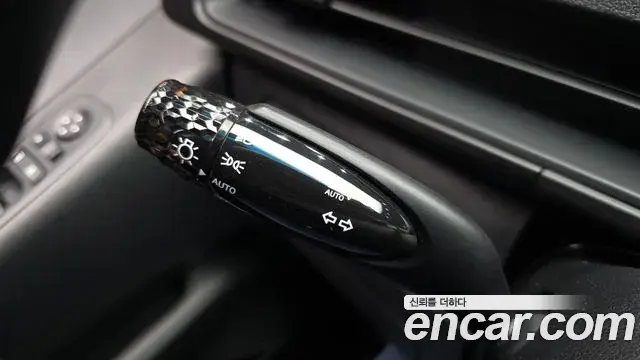 Hyundai Staria 2023 — Фото 17/20