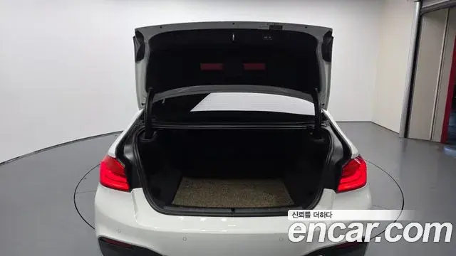 BMW 5 Series 2019 — Şəkil 20/20