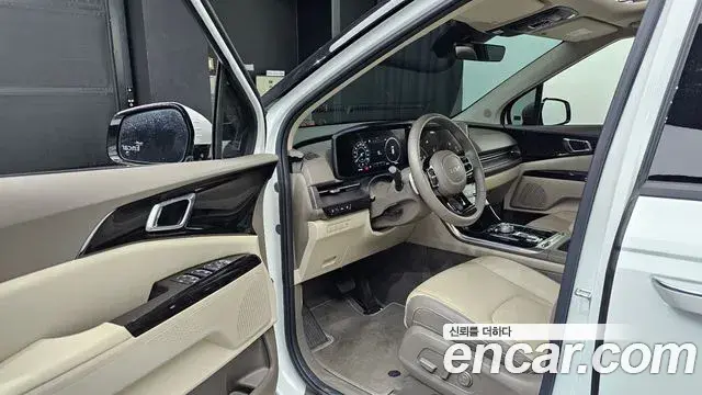 Kia Carnival 2023 — Фото 10/20