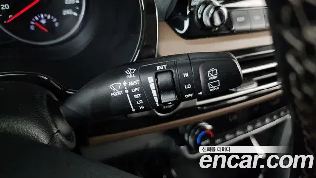 Kia Seltos 2020 — ფოტო 15/34