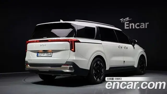 Kia Carnival 2024 — Photo 2/20