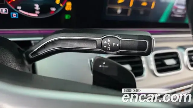 Mercedes-Benz GLE-Class 2019 — Şəkil 9/20