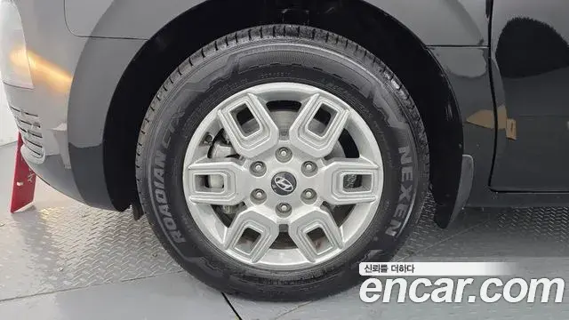 Hyundai Staria 2025 — Photo 5/20