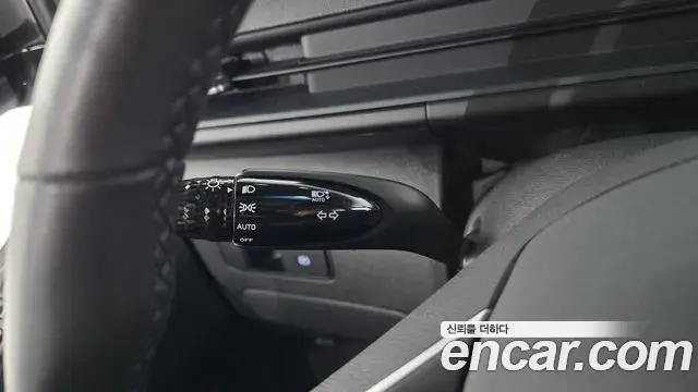 Hyundai Staria 2025 — Photo 16/20