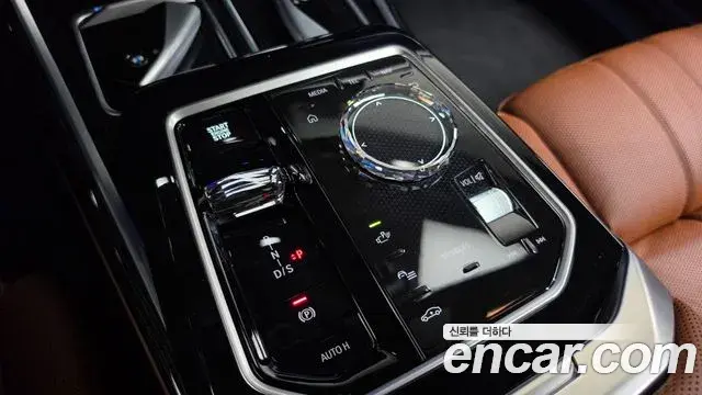 BMW 7 Series 2025 — Photo 8/20