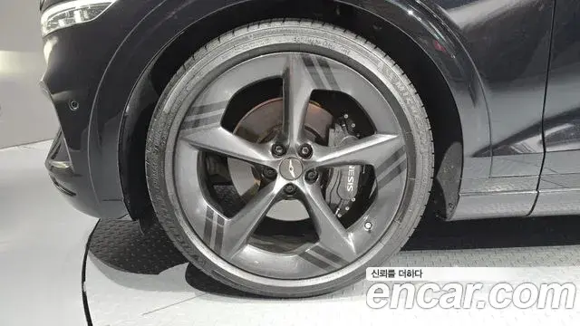 Genesis GV70 2021 — Photo 5/20
