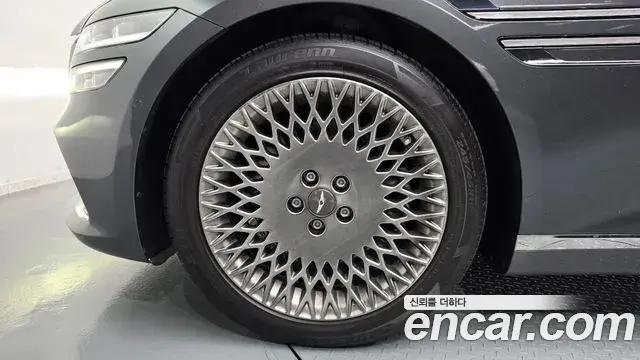 Genesis Electrified G80 2021 — Photo 5/20