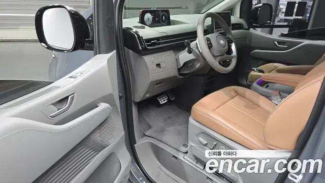 Hyundai Staria 2025 — Şəkil 10/20