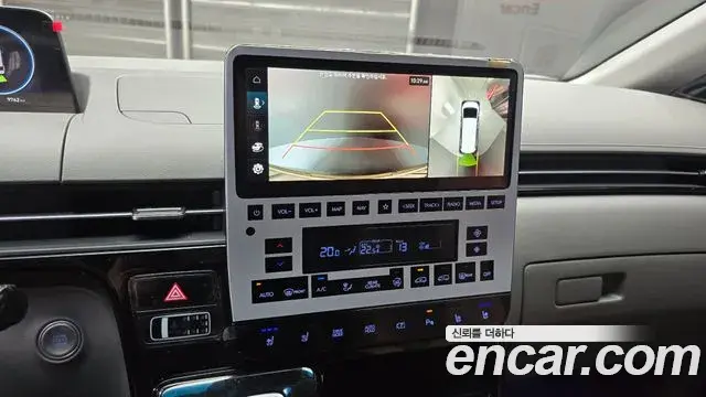 Hyundai Staria 2025 — Şəkil 16/20