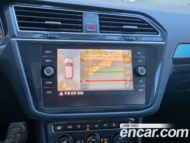 Volkswagen Tiguan 2018 — Şəkil 6/17